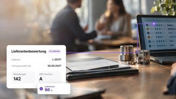 Lieferantengespräch am Besprechungstisch, eingeblendet die Lieferantenbewertung eines A-Lieferanten mit 96 Prozent Liefertreue (AI generated)